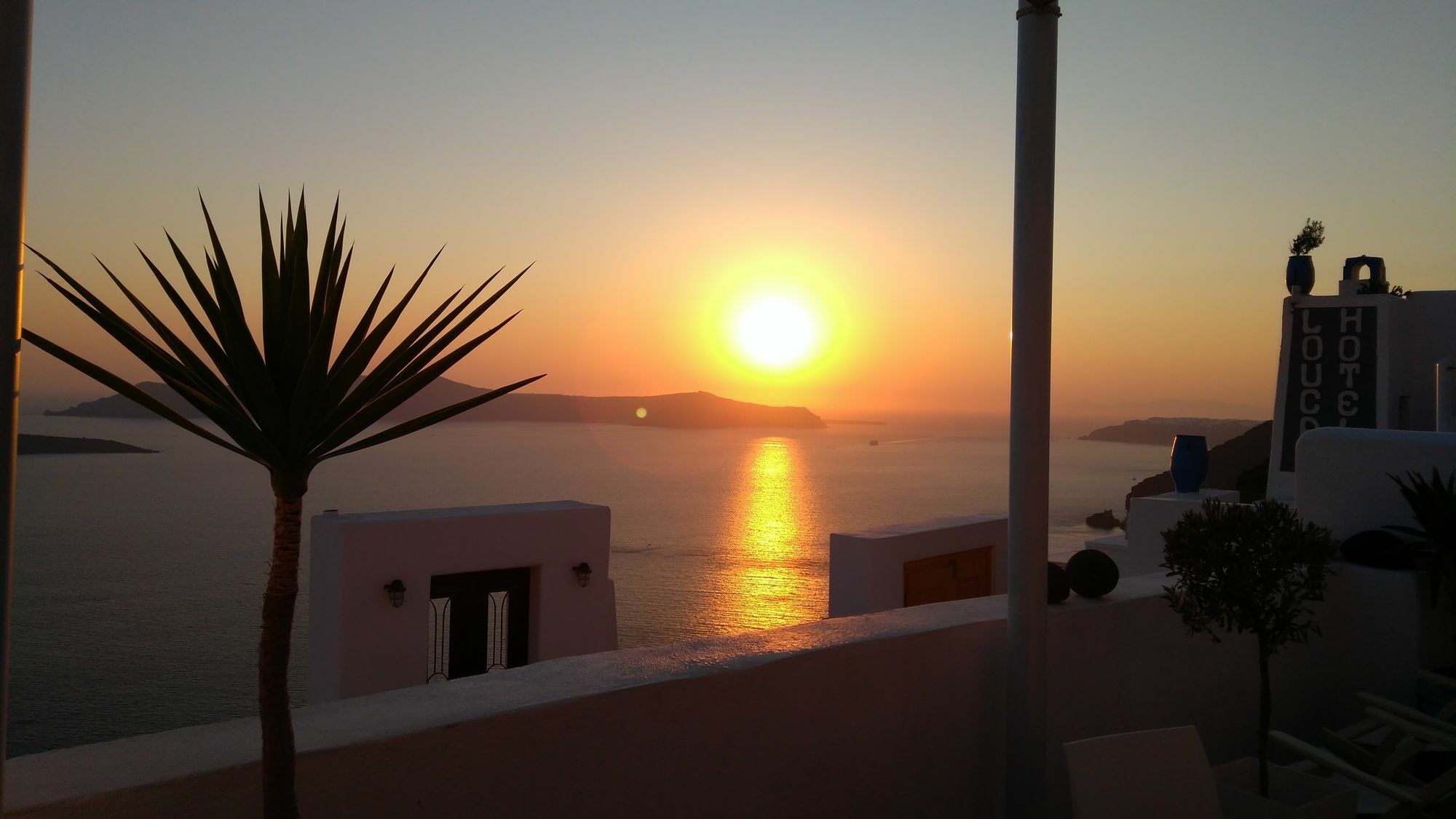 Akron Cliff Suite Fira  Exterior foto