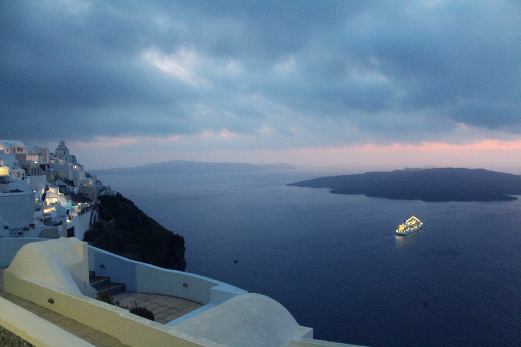 Akron Cliff Suite Fira  Exterior foto